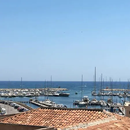 Modern In Siracusa - 40 Sqm With Parking סירקוזה