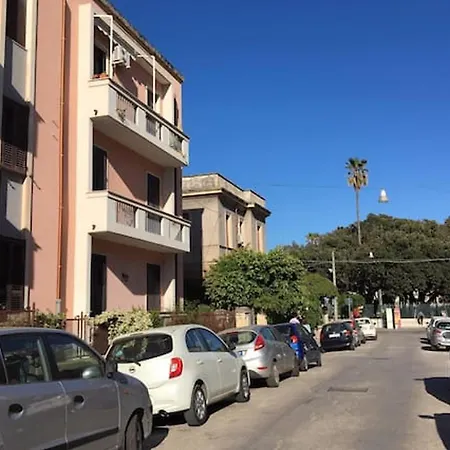 Modern In Siracusa - 40 Sqm With Parking דירה